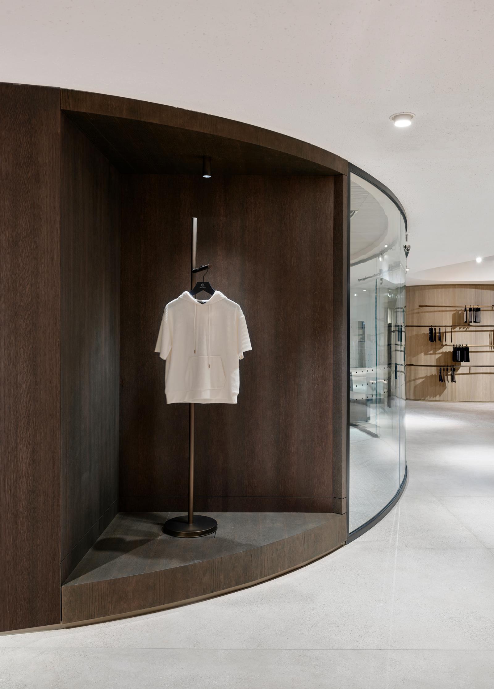 Gallery 12