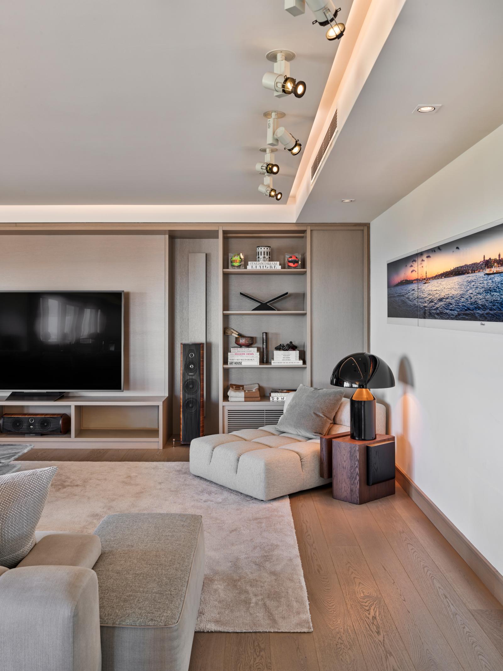 Gallery 9