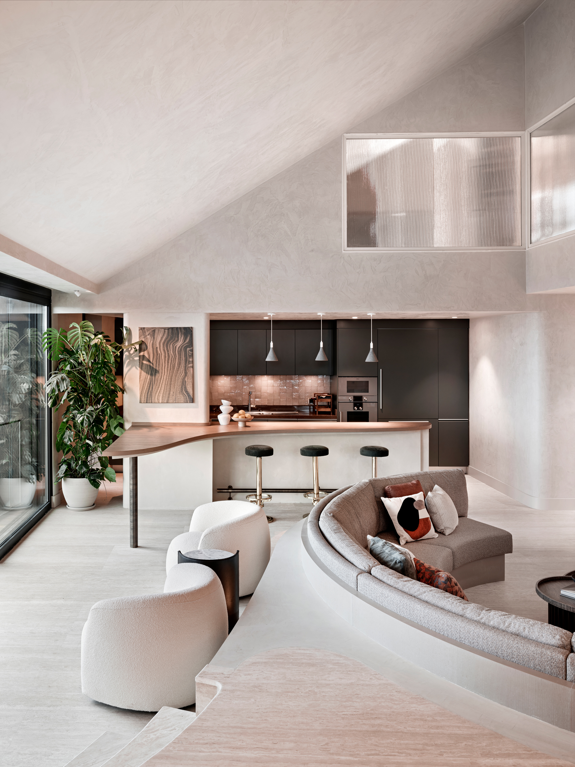M HOUSE